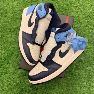 Air Jordan Retro 1’s UNC Obsidian